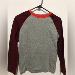 Boys size S/P 6/7 Gray and Burgundy long sleeve tee shirt